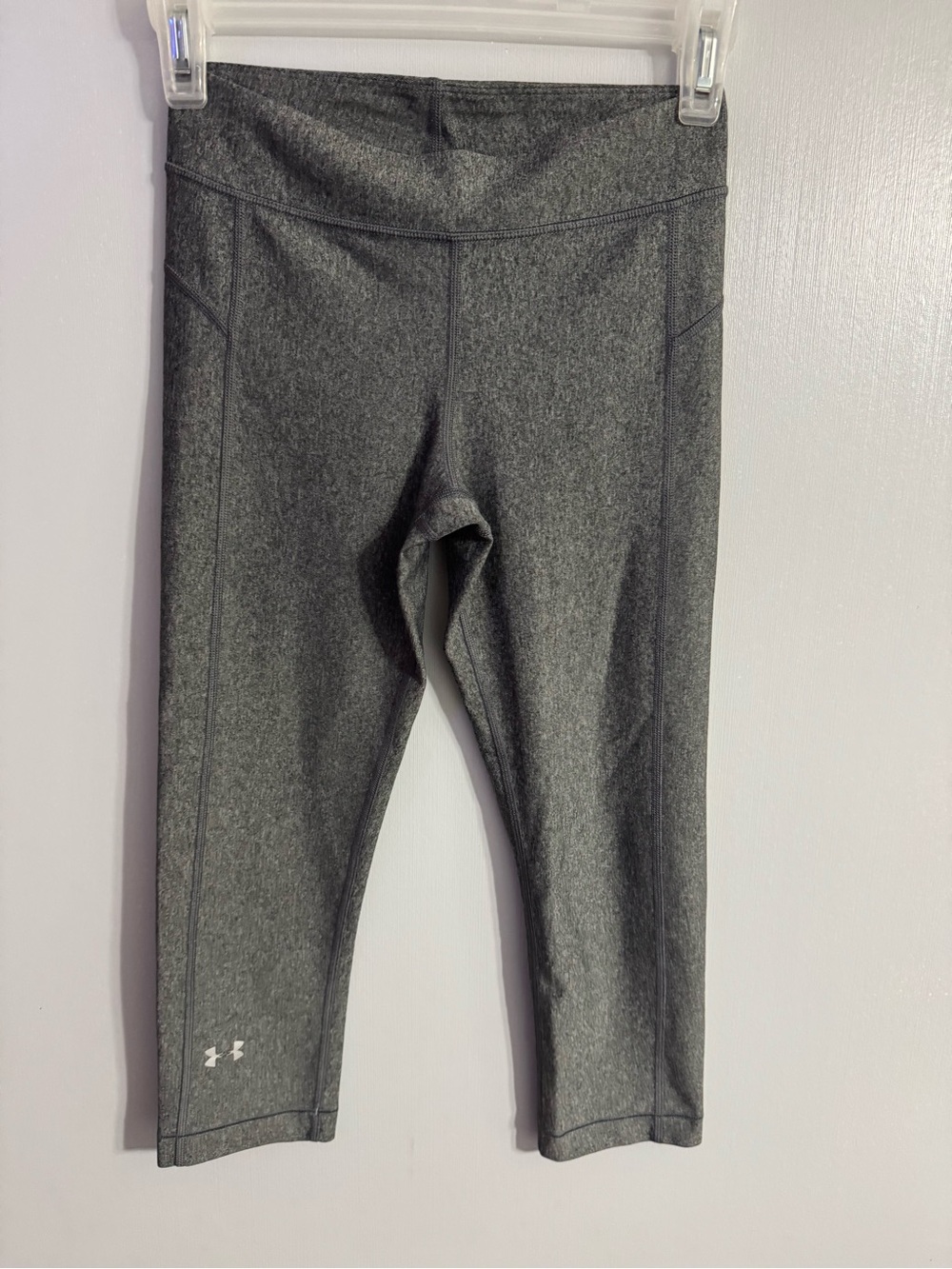 Under Armour Gray Capri Leggings Size XS